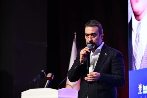 AK Partili Hakan Han Özcan’dan Özgür Özel'e Sert Sözler! 'CHP Şimdi Sarhoş Genel Başkanı Pohpohluyor'